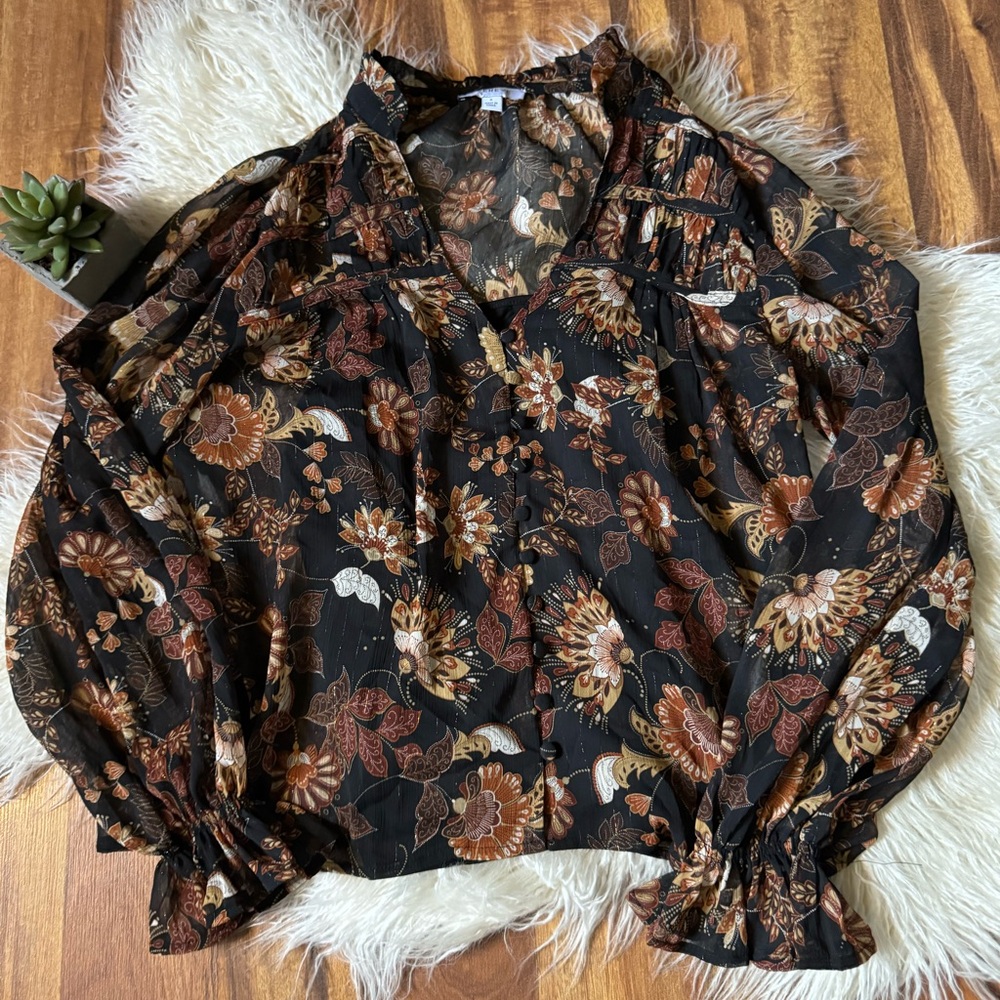Evereve Women’s Dark Floral Fall Blouse
